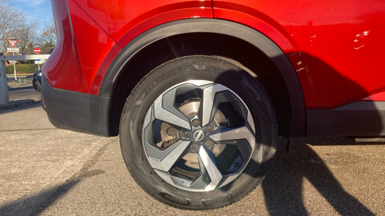 Nissan Qashqai 1.3 DiG-T MH N-Connecta 5dr Petrol Hatchback